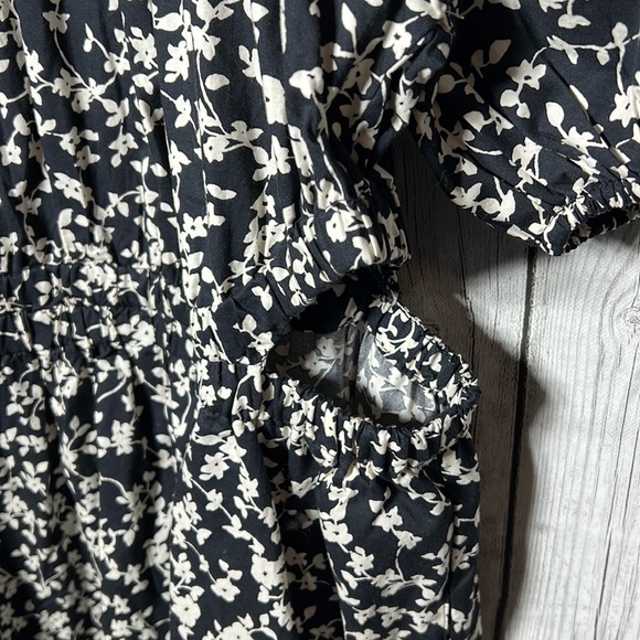 Old navy puff sleeve waist defined side cutout printed dress size 2X - Picture 6 of 14